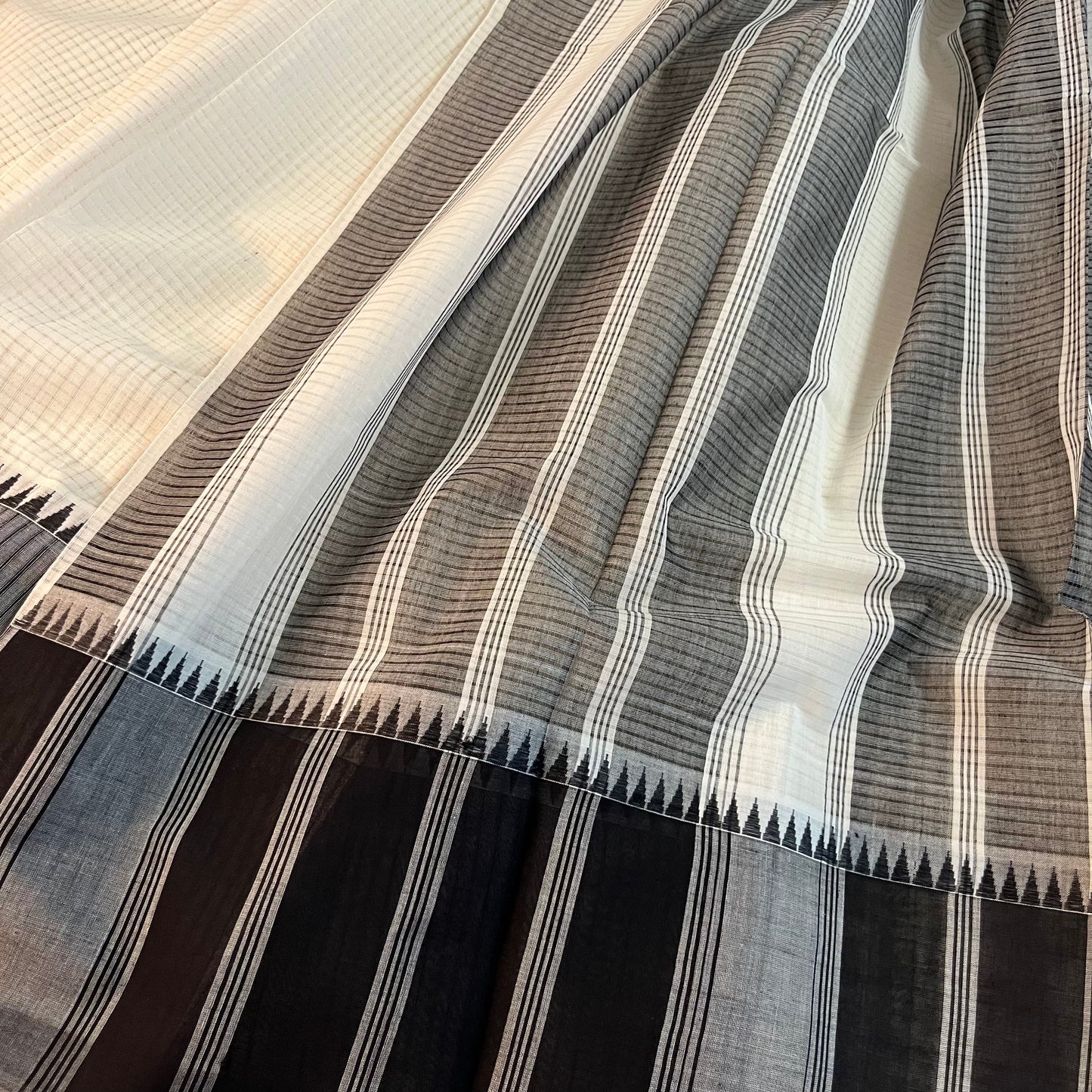 Magalgiri cotton Silk Saree- WHITE