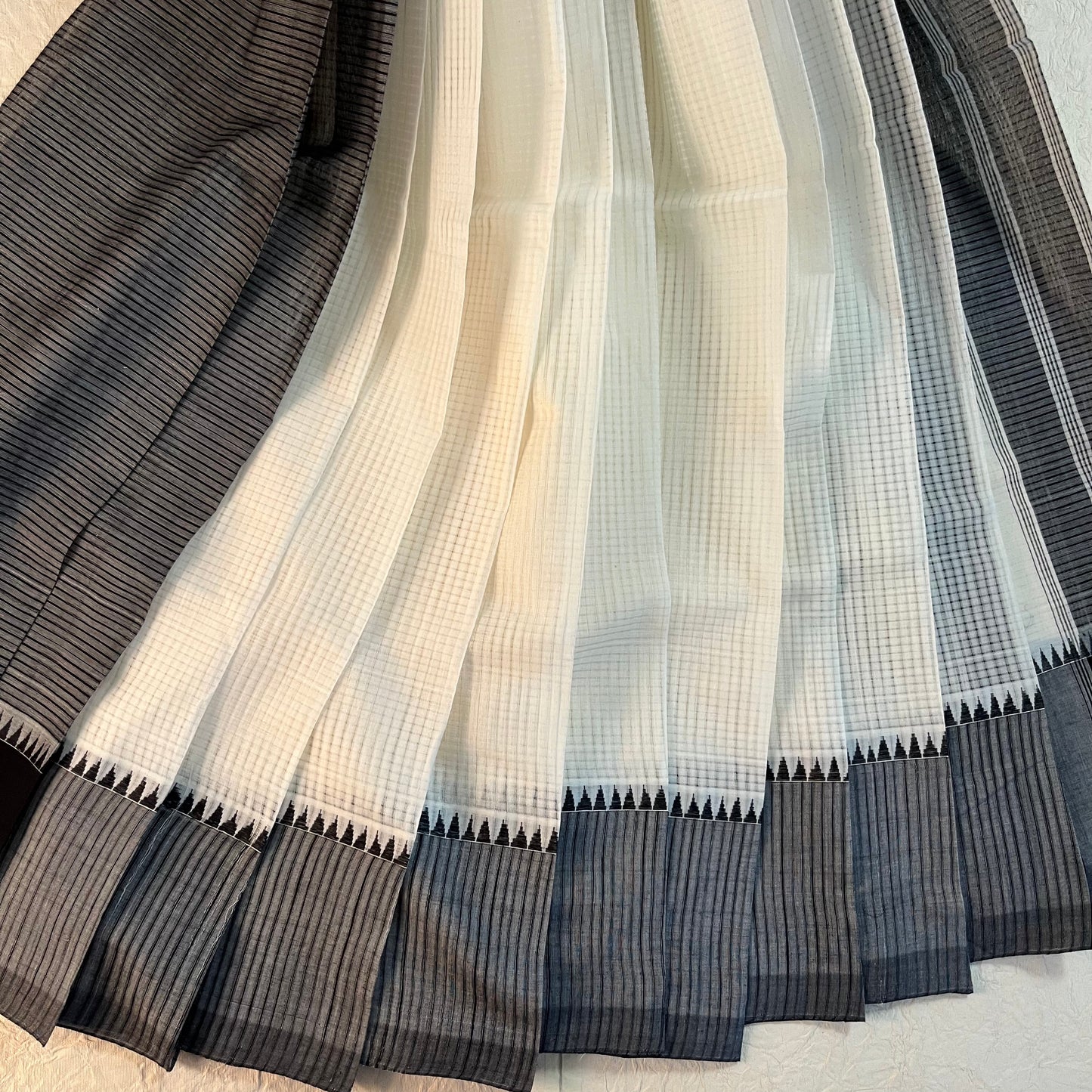 Magalgiri cotton Silk Saree- WHITE