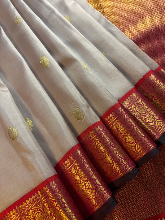 Kajivaram Silk Saree (golden buttas )
