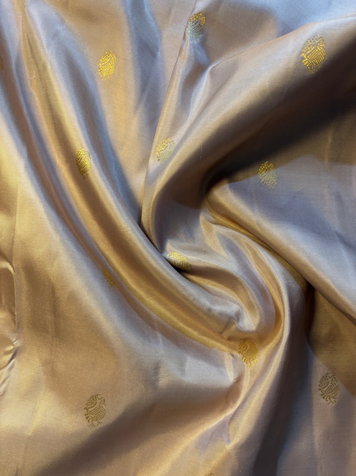 Kajivaram Silk Saree (golden buttas )