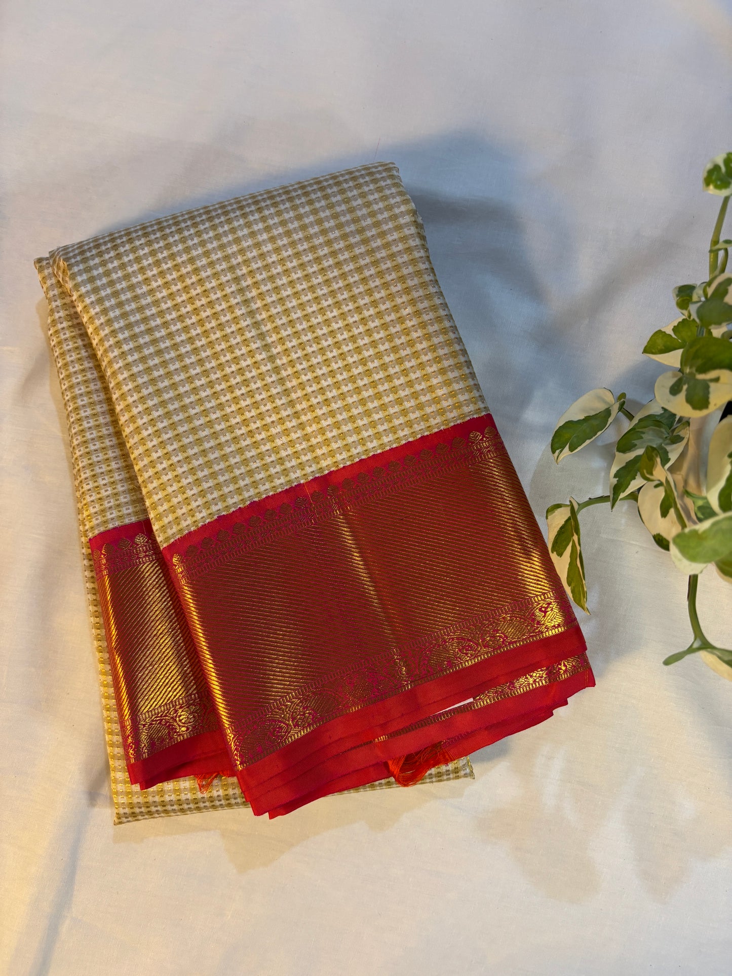 Kajivaram Silk Saree (Jacquard weaving)