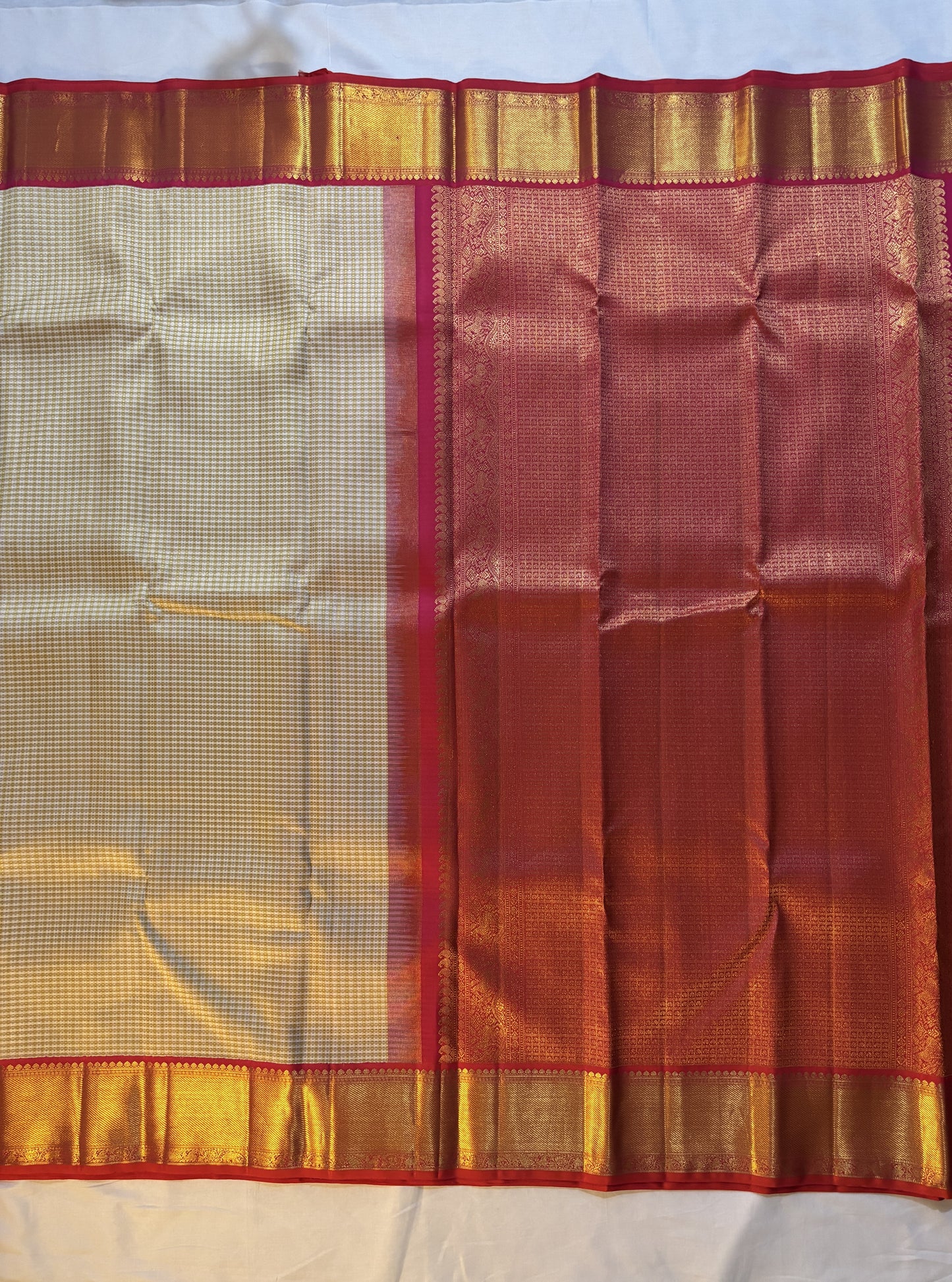 Kajivaram Silk Saree (Jacquard weaving)